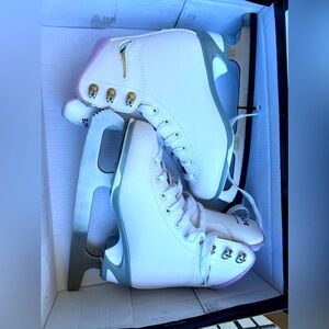 Ice-skating for women and girls youth 2